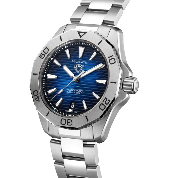 TAG Heuer Aquaracer Professional 200 - Goldfinger