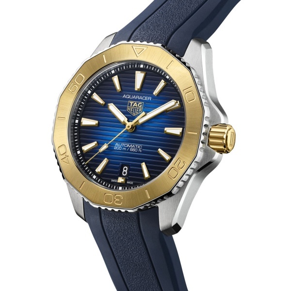 TAG Heuer Aquaracer Professional 200 - Goldfinger