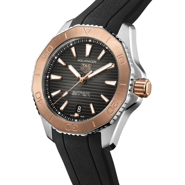 TAG Heuer Aquaracer Professional 200 - Goldfinger