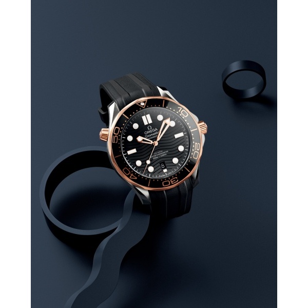 OMEGA Seamaster Diver 300M - Goldfinger