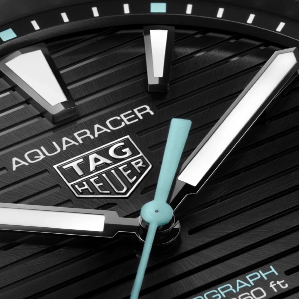 TAG Heuer Aquaracer Professional 200 Solargraph - Goldfinger